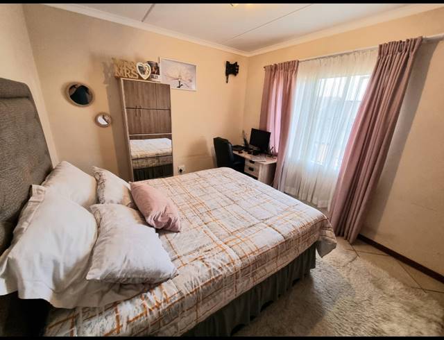 2 BEDROOM APARTMENT FOR SALE IN NOORDWYK